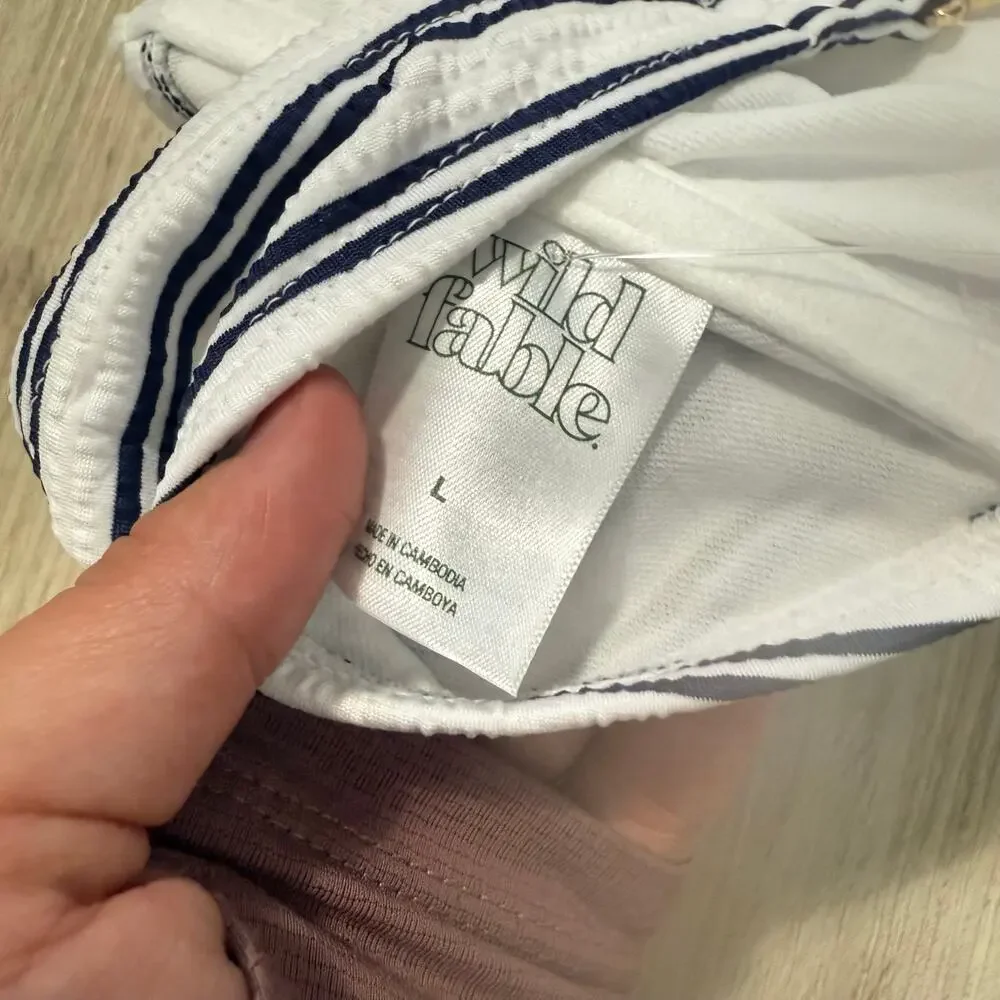 NWT Wild Fable Tiered Ruffle Textured Stripe Bandeau Bikini Top Navy White Large